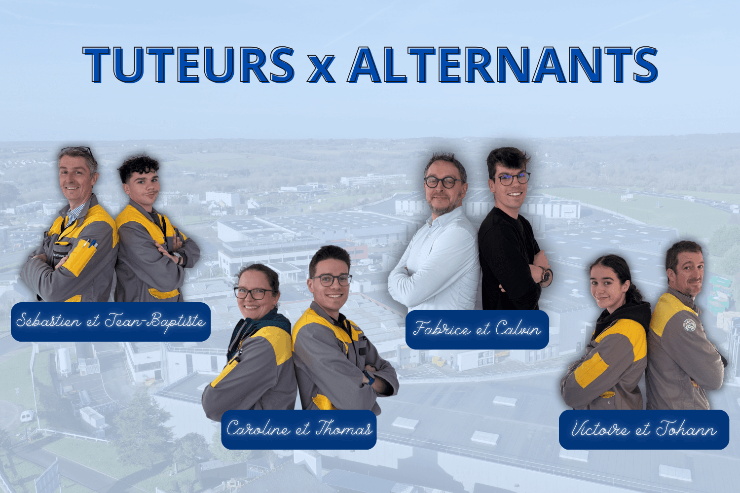 Photo de quatre duos tuteur-alternant chez Sermeta, posant ensemble dans une ambiance conviviale sur fond de site industriel.